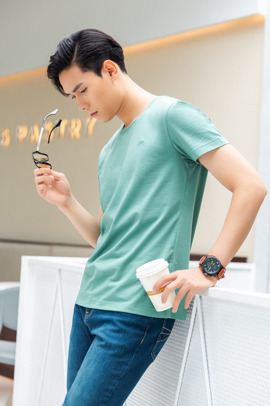 Bật mí 8+ cách phối đồ với áo thun nam “hot” nhất hè 2023