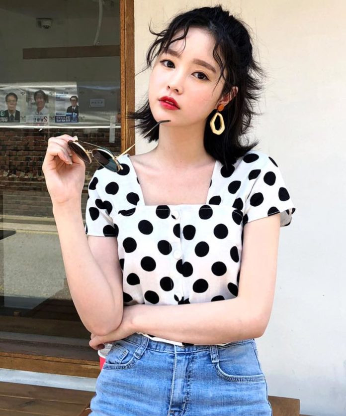 Áo sơ mi chấm bi
