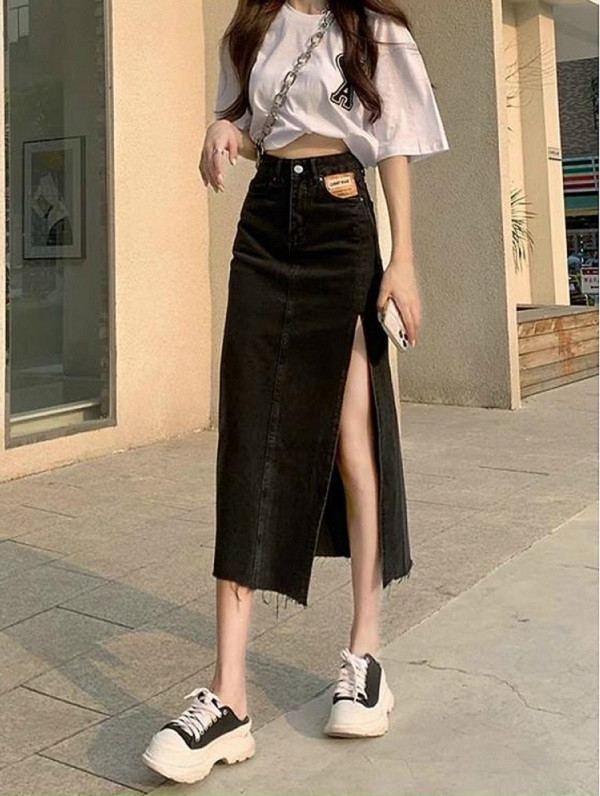 Chân váy jean dài phối với giày gì đẹp, sành điệu, trend hiện nay