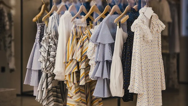 Những kinh nghiệm kinh doanh cho thuê quần áo đi dự tiệc