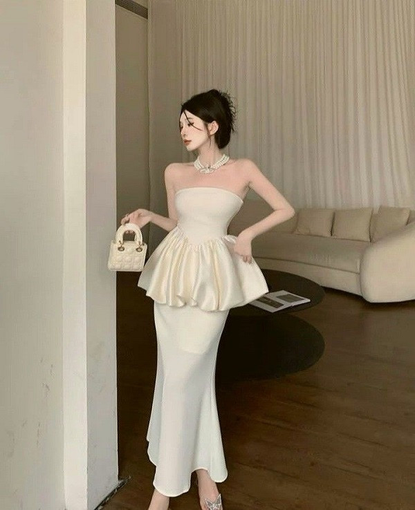 Điểm danh những mẫu váy dài đẹp nhất cho quý cô dự tiệc sang trọng
