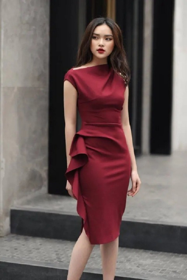 Mẫu váy đầm đỏ dự tiệc tỏa sáng, sang trọng, ưa chuộng.