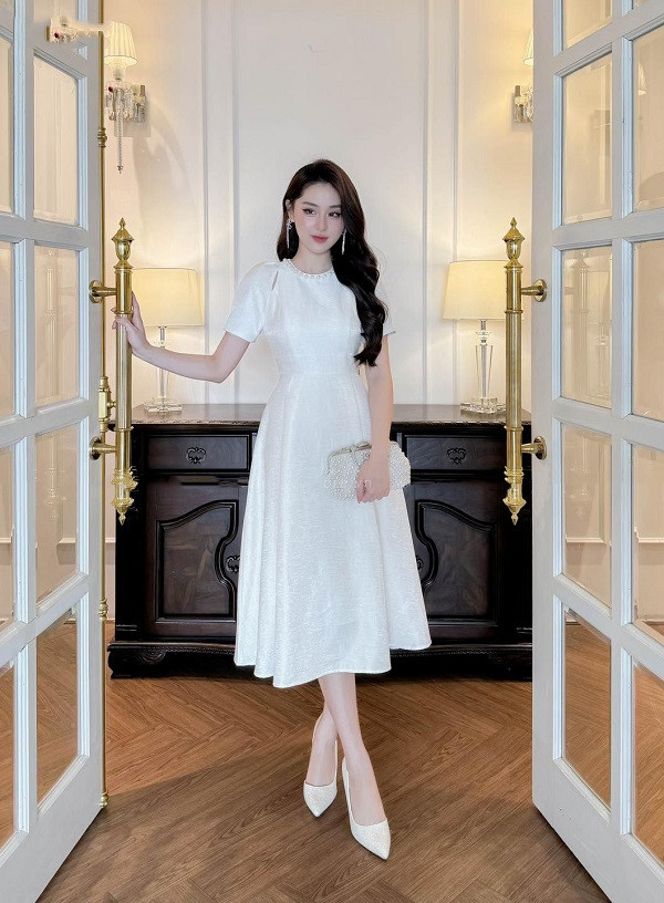 Tiệc tối nên mặc màu gì? Cách phối đồ dự tiệc tối nổi bật, sang trọng